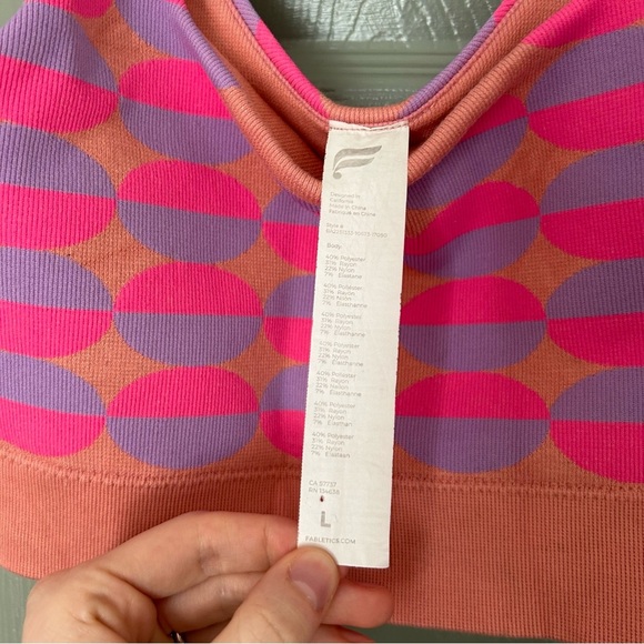 Fabletics Matching Set in Pink and Orange Geometric Modern Design - Picture 5 of 7
